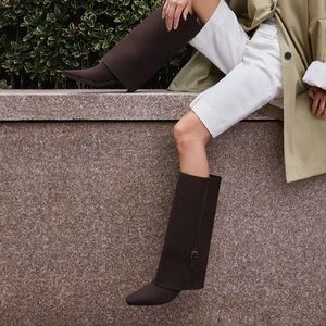 Vivaia knitted sleeve leg warmers dark chocolate NWT